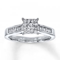 Previously Owned Ring 5/8 ct tw Diamonds 14K White Gold