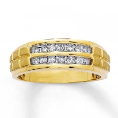 Previously Owned Ring 1/4 ct tw Diamonds 10K Yellow Gold